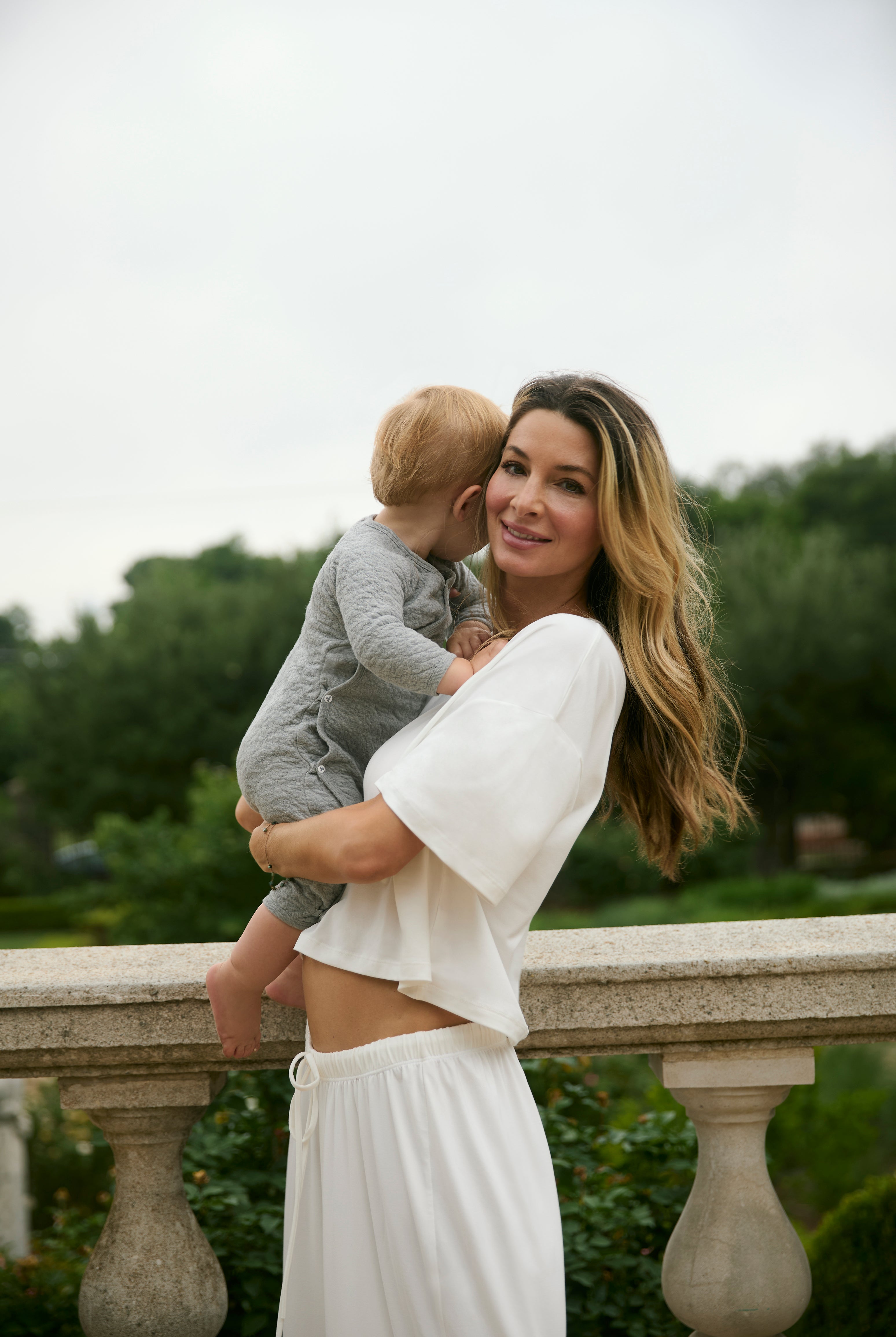 Bumpsuit Maternity The Cloud Short Sleeve Crop Tee in Ivory