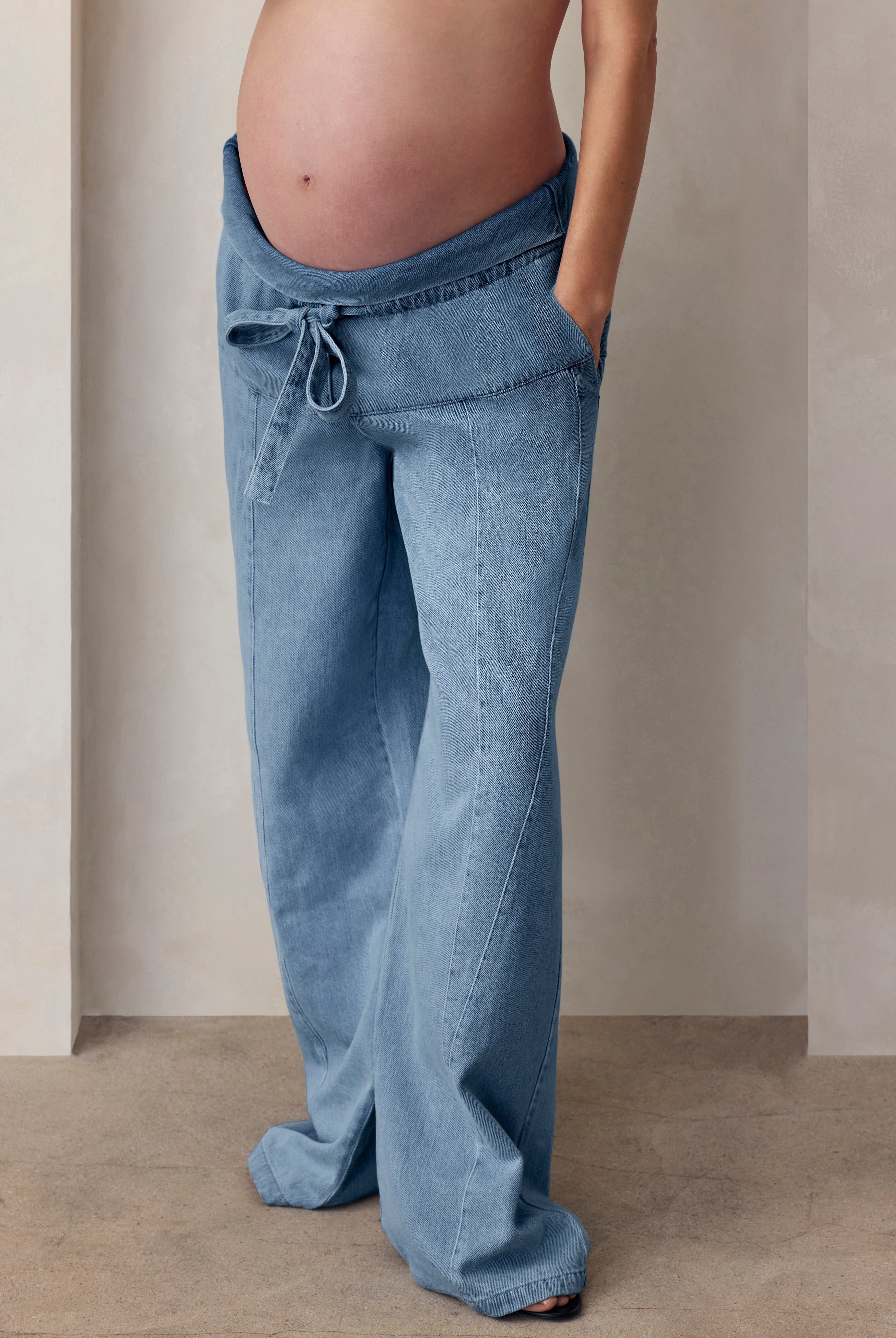 Bumpsuit medium blue denim Maternity Painters Jeans