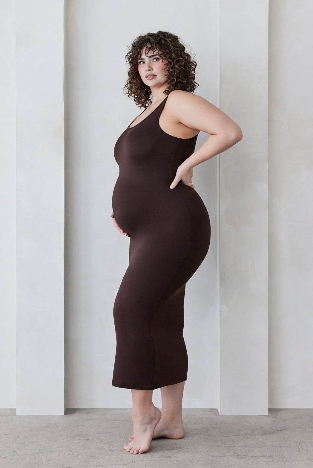 Bumpsuit Maternity The Sleeveless Scoop Neck Maxi Dress in Chocolate