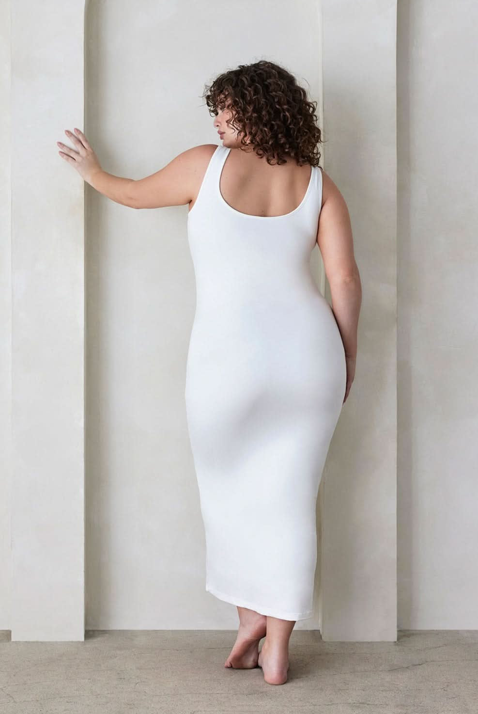 Bumpsuit Maternity The Sleeveless Scoop Neck Maxi Dress in Ivory