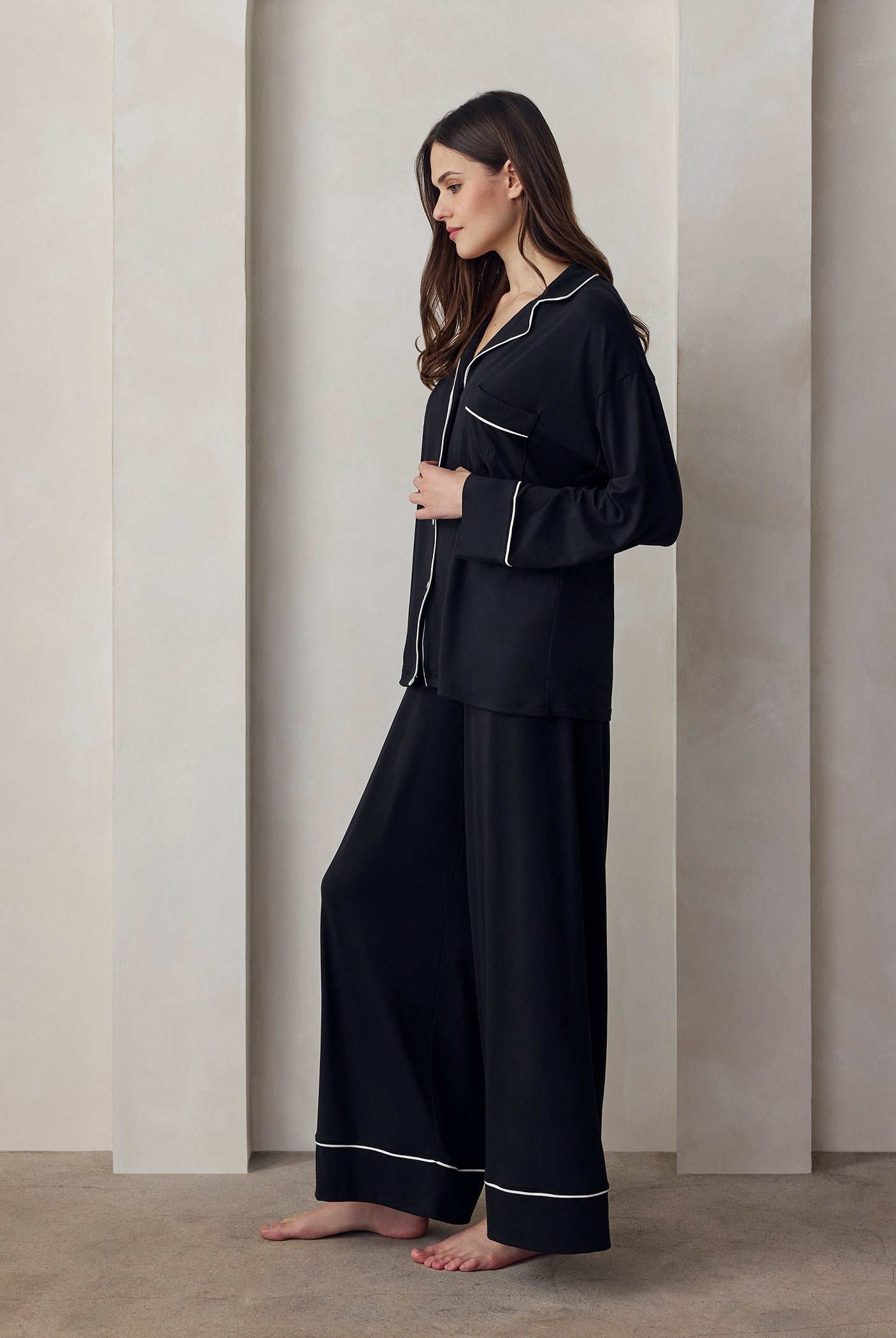 the cloud sleep shirt and pant in black