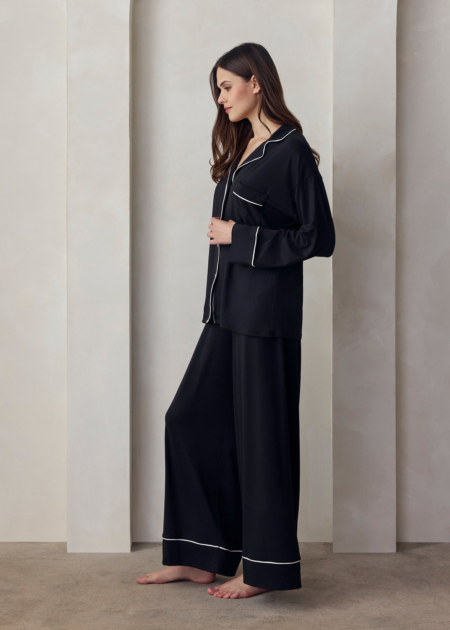 the cloud sleep shirt and pant in black