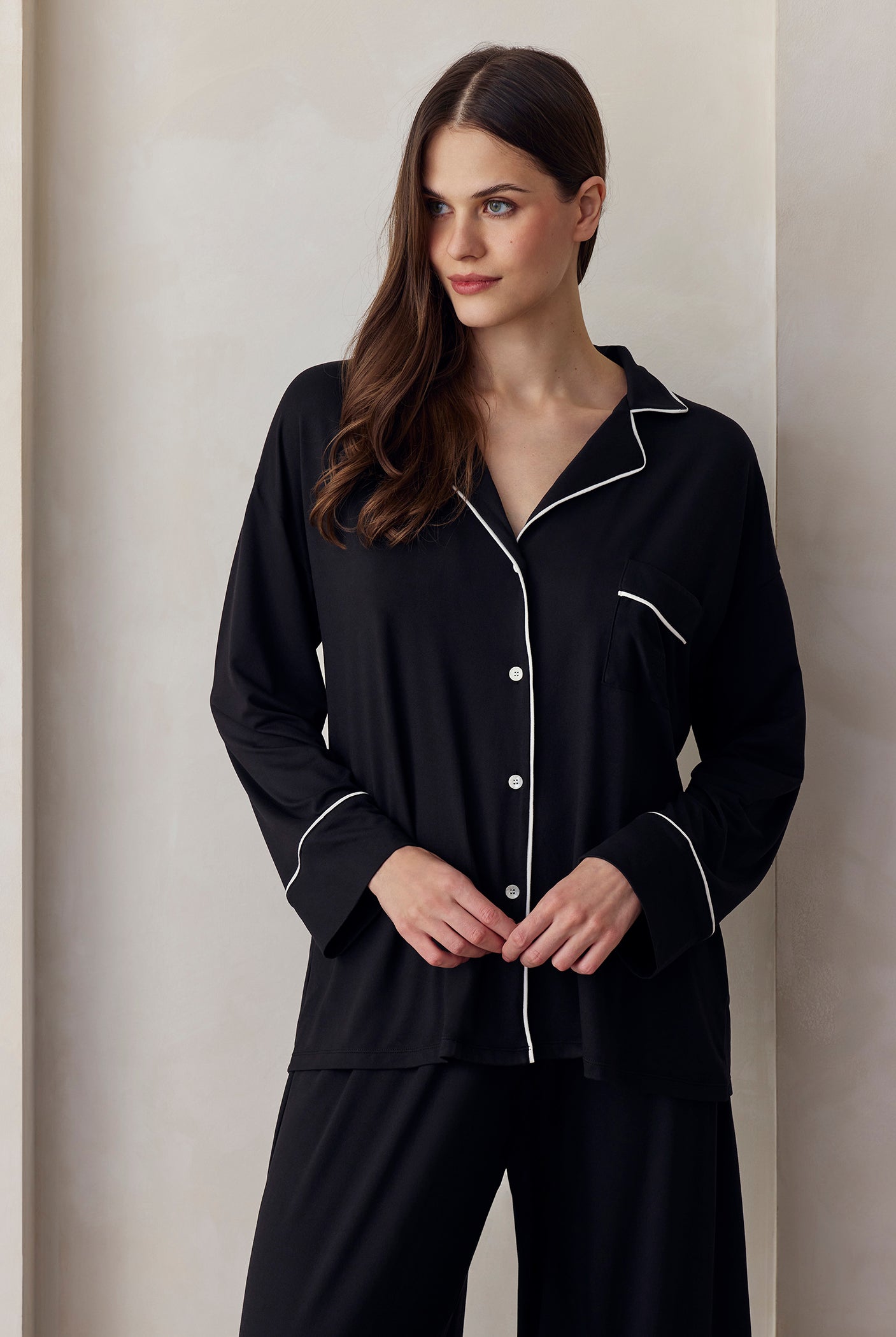 the cloud sleep shirt and pant in black