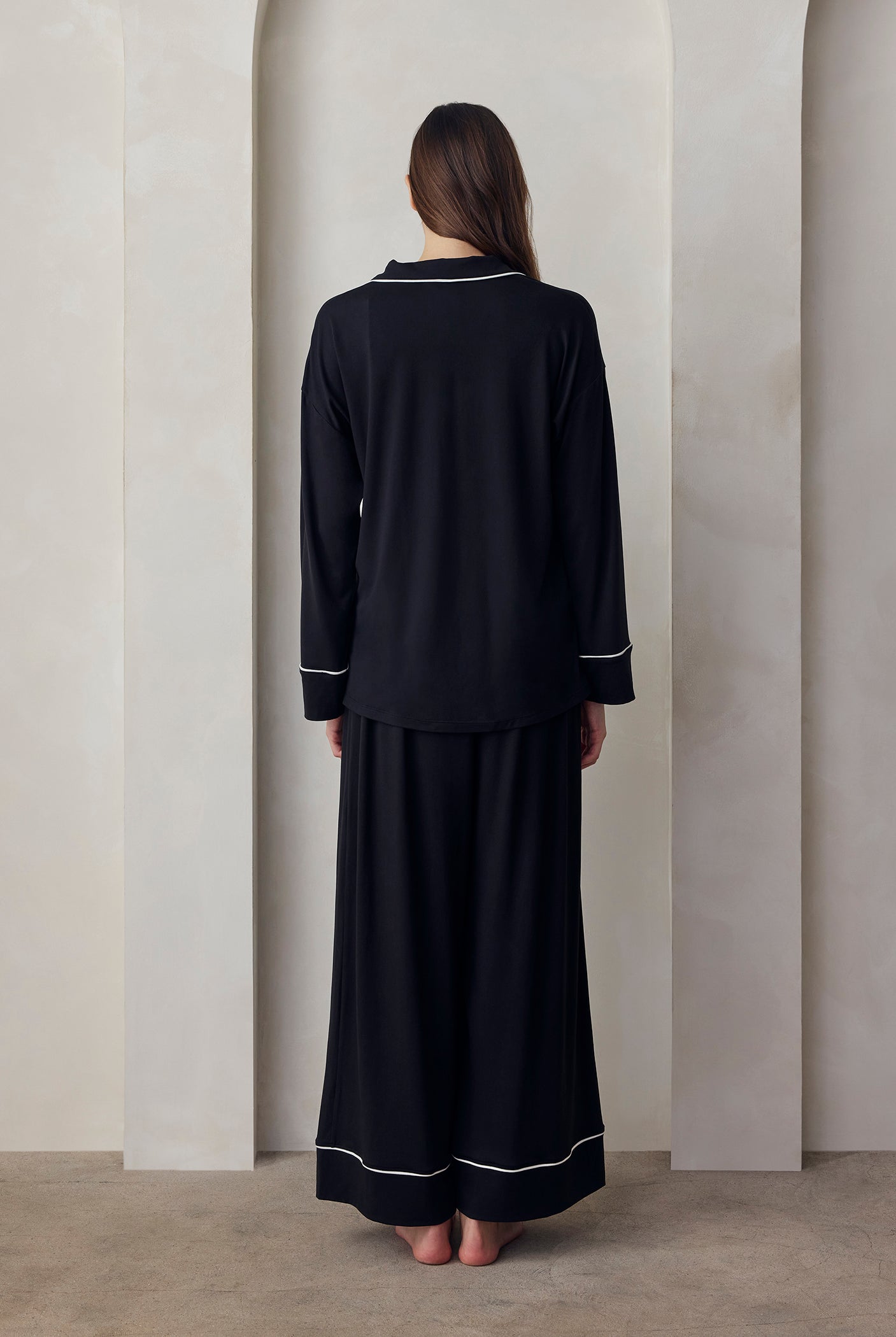 the cloud sleep shirt and pant in black