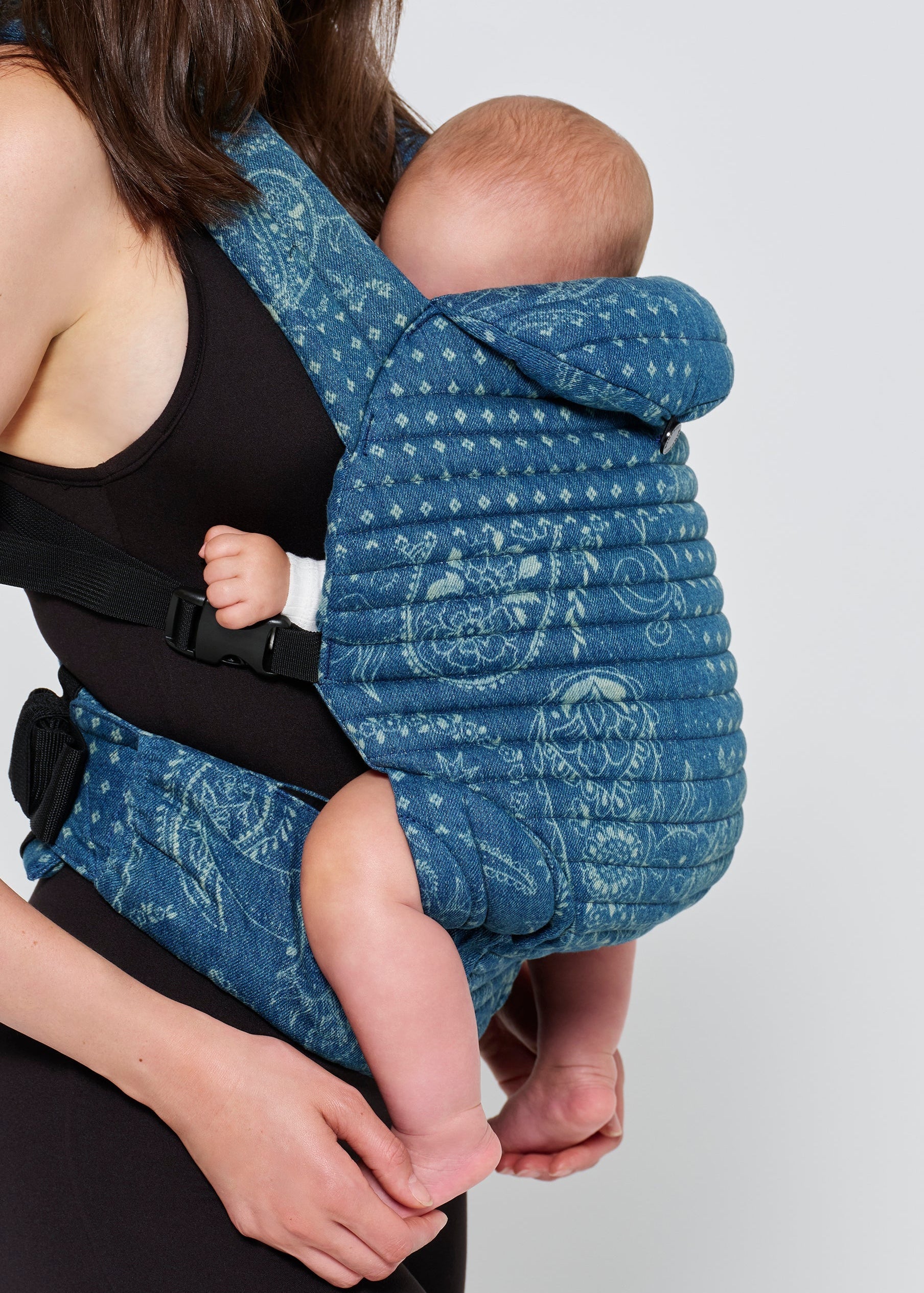 The Armadillo Baby Carrier - SPELL