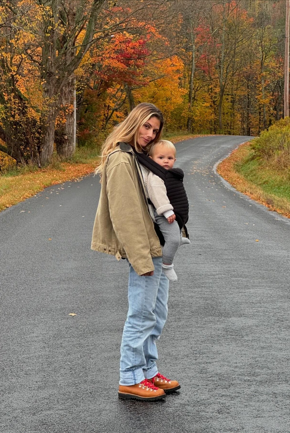 the armadillo baby carrier black