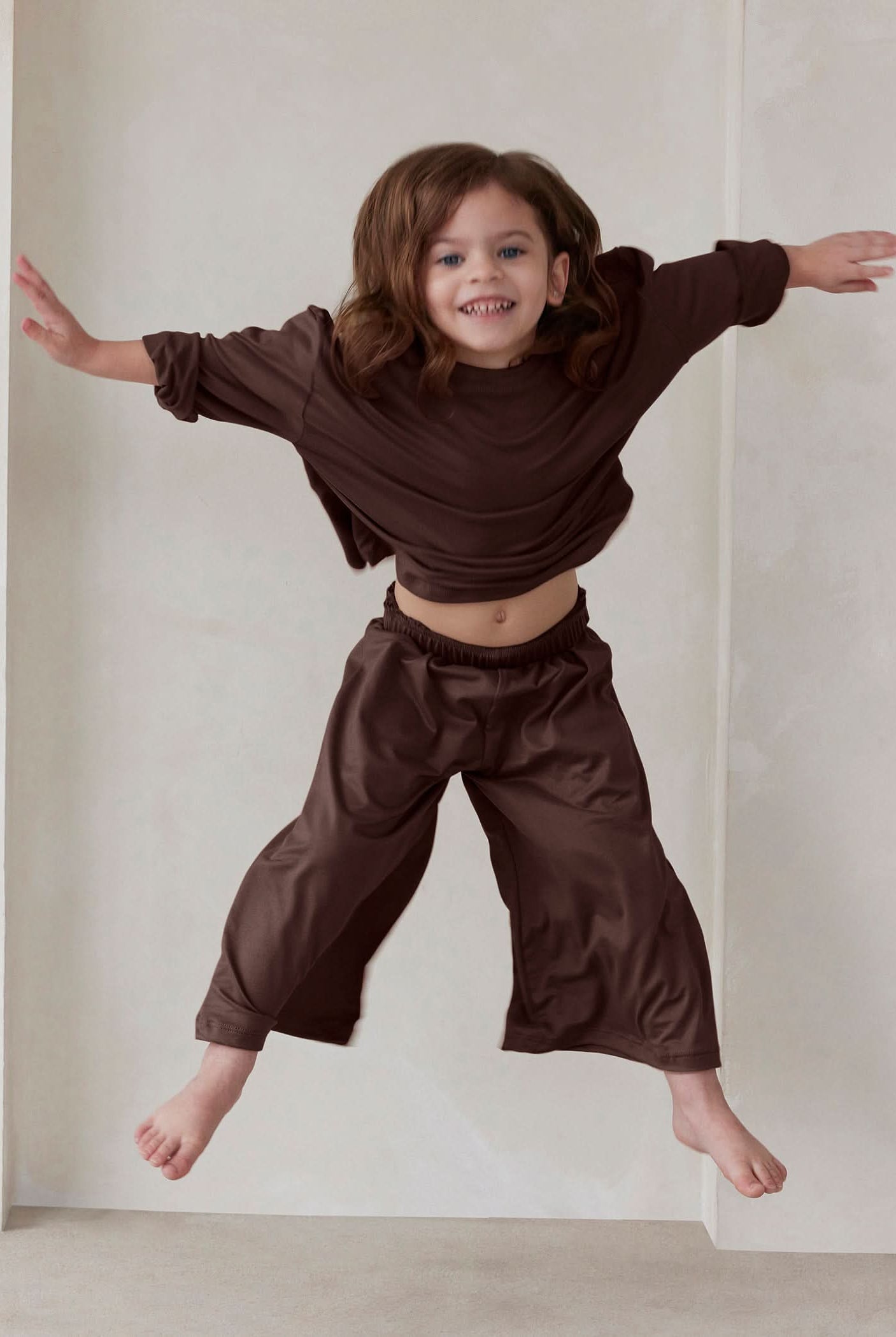 the cloud kids pant in chocolate