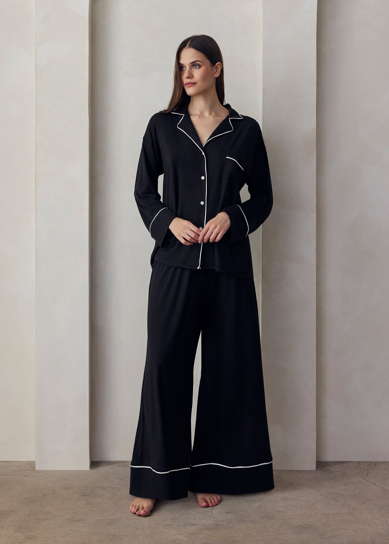 the cloud sleep set in black with white piping