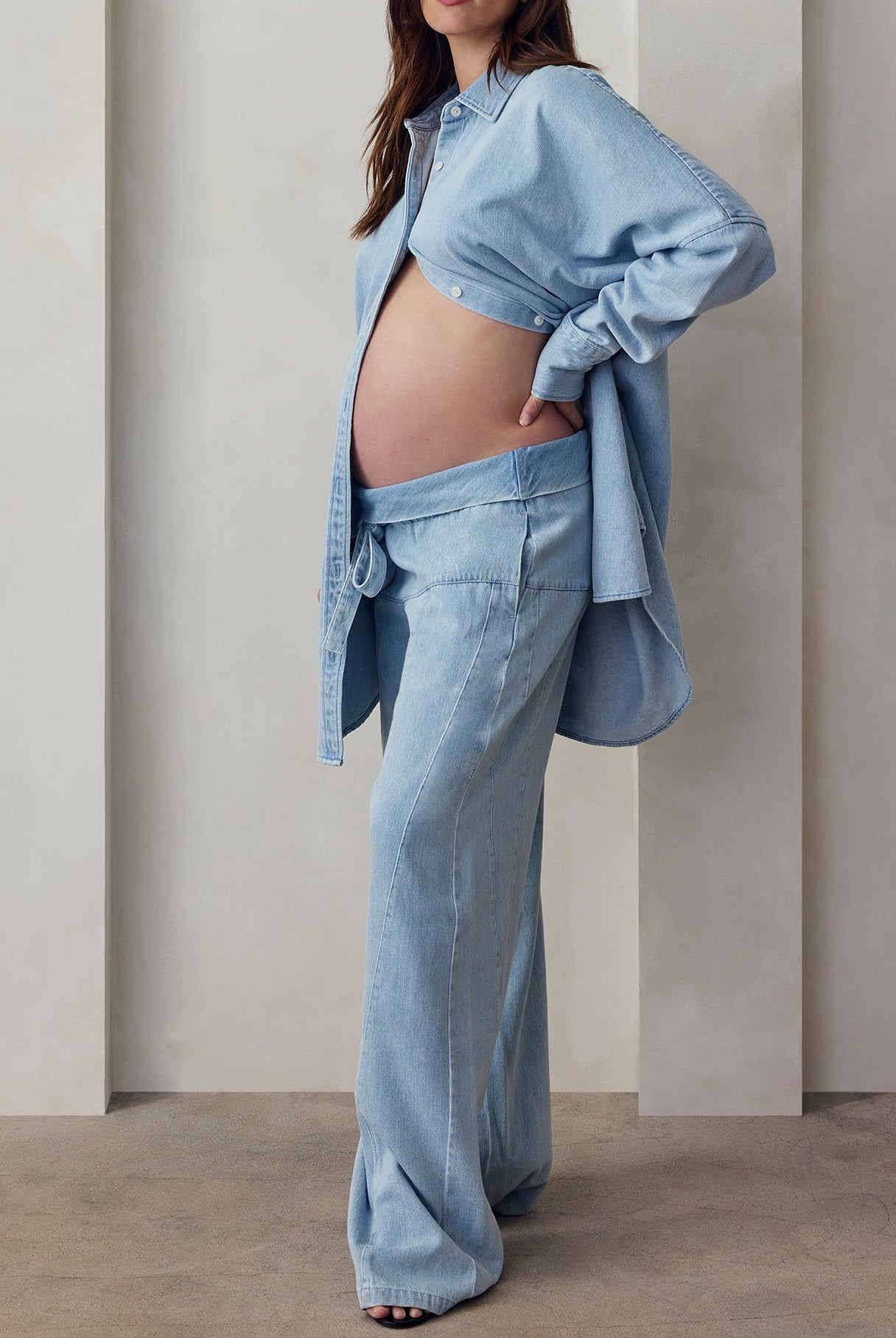the denim oversized painter jean in light blue wash