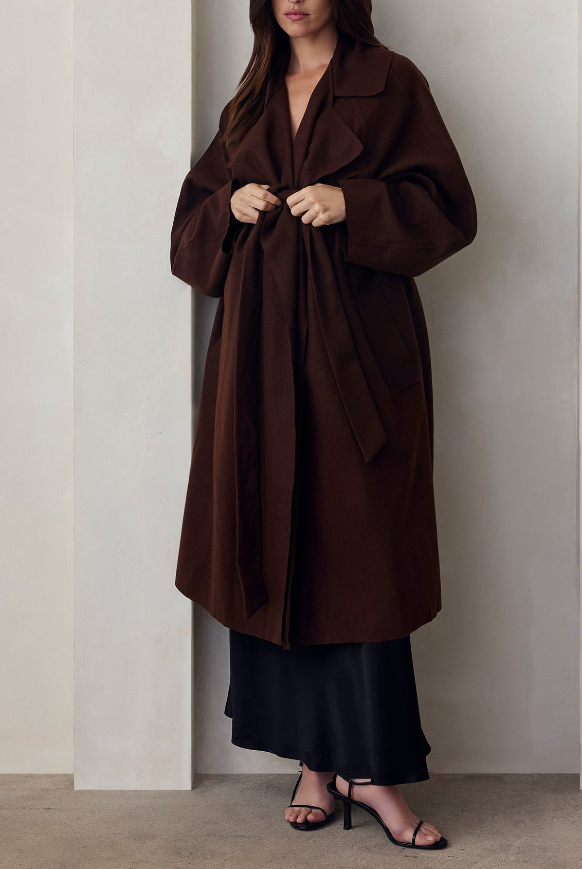the jacqueline wool coat in chocolate