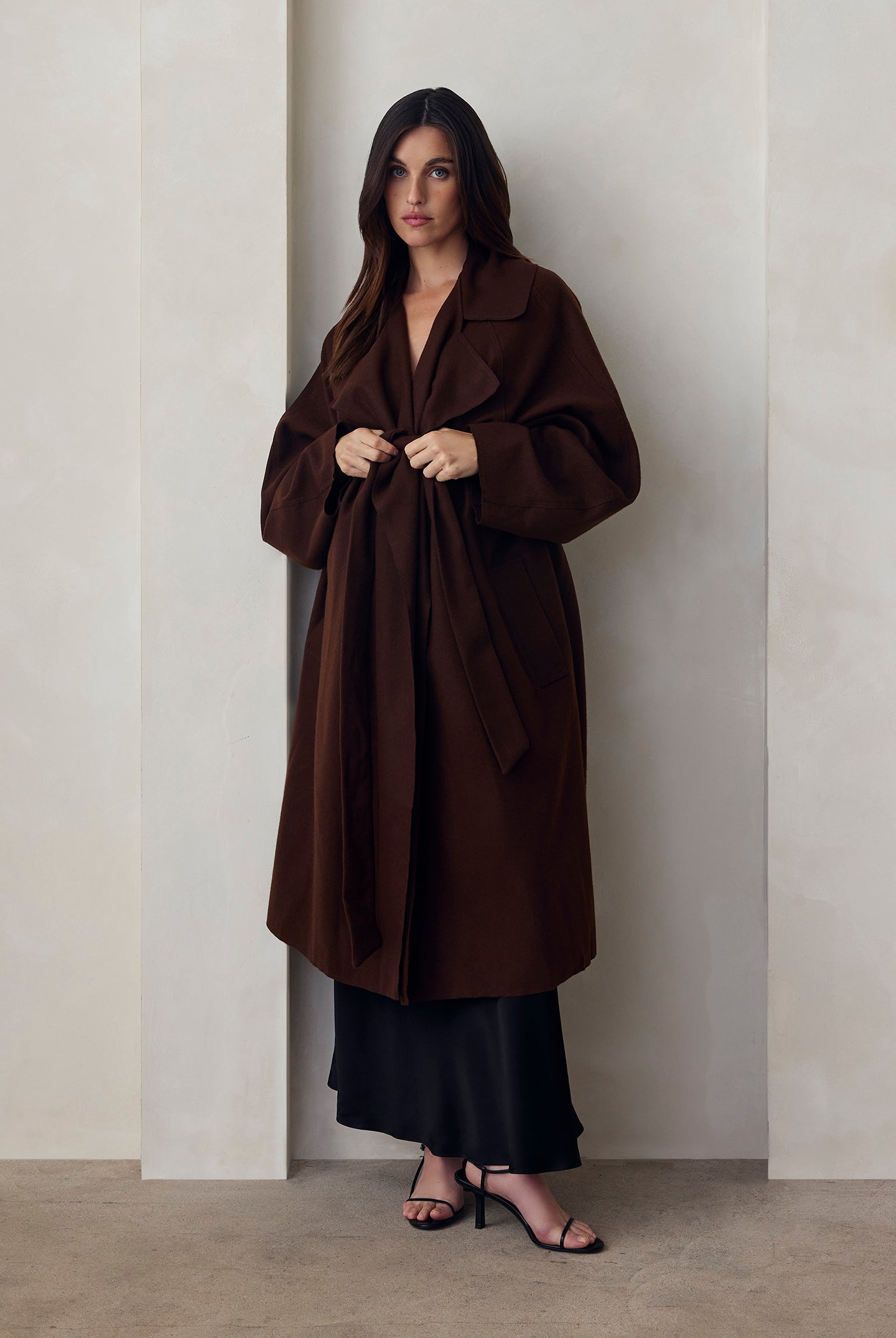 the jacqueline wool coat in chocolate