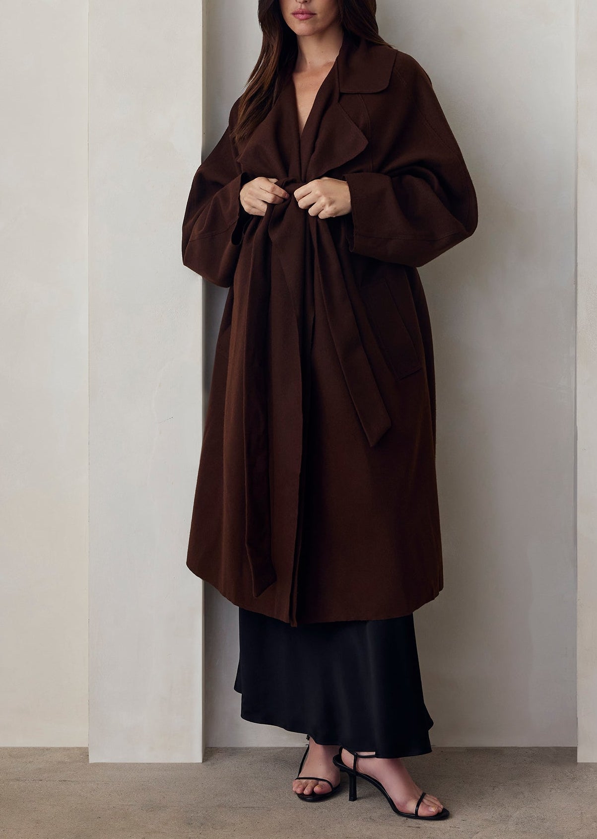 the jacqueline wool coat in chocolate