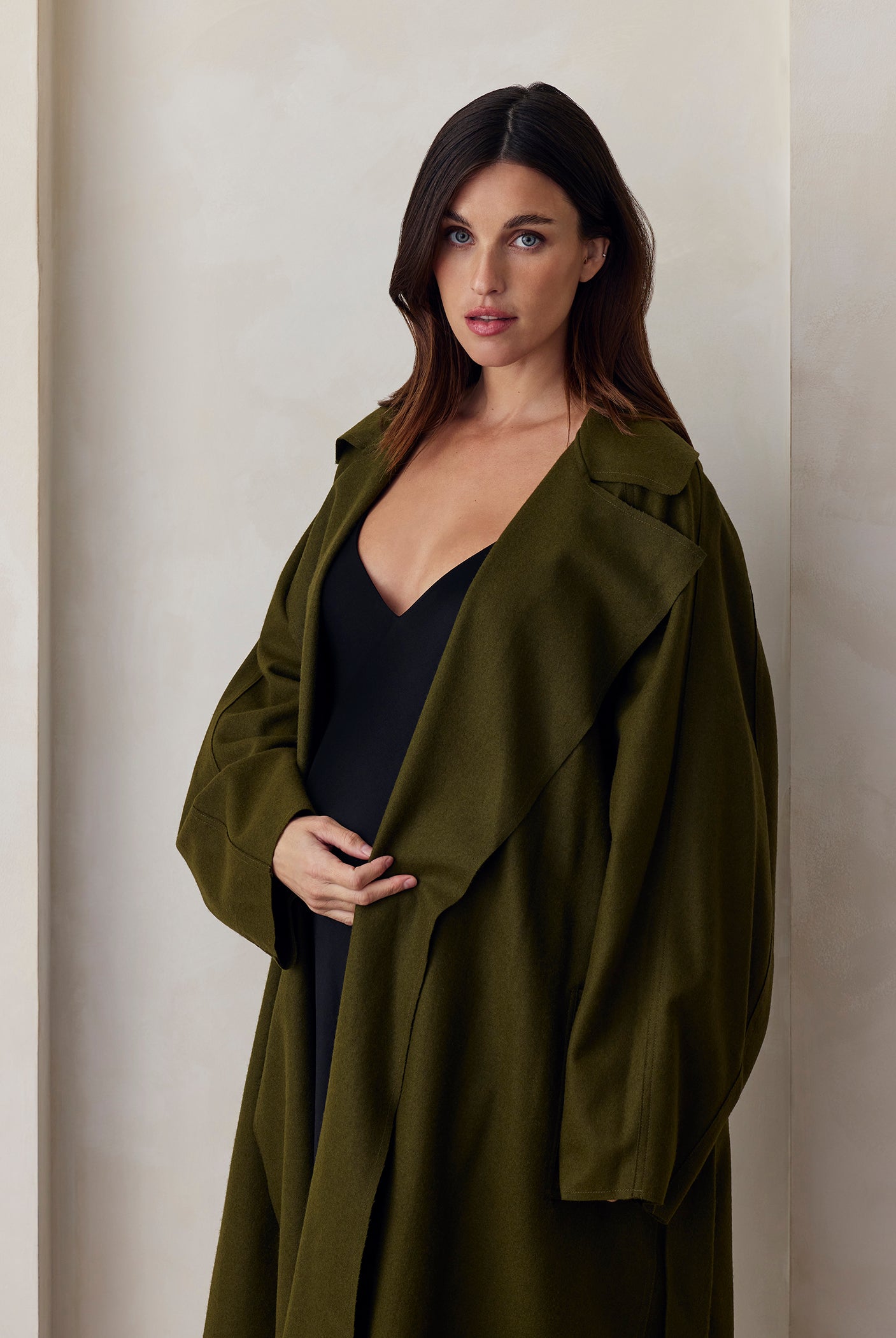 the jacqueline wool coat in olive