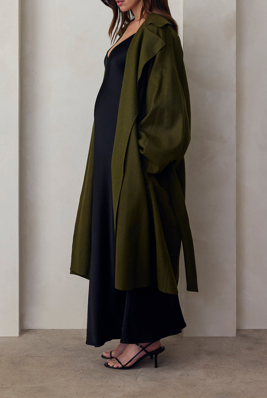 the jacqueline wool coat in olive