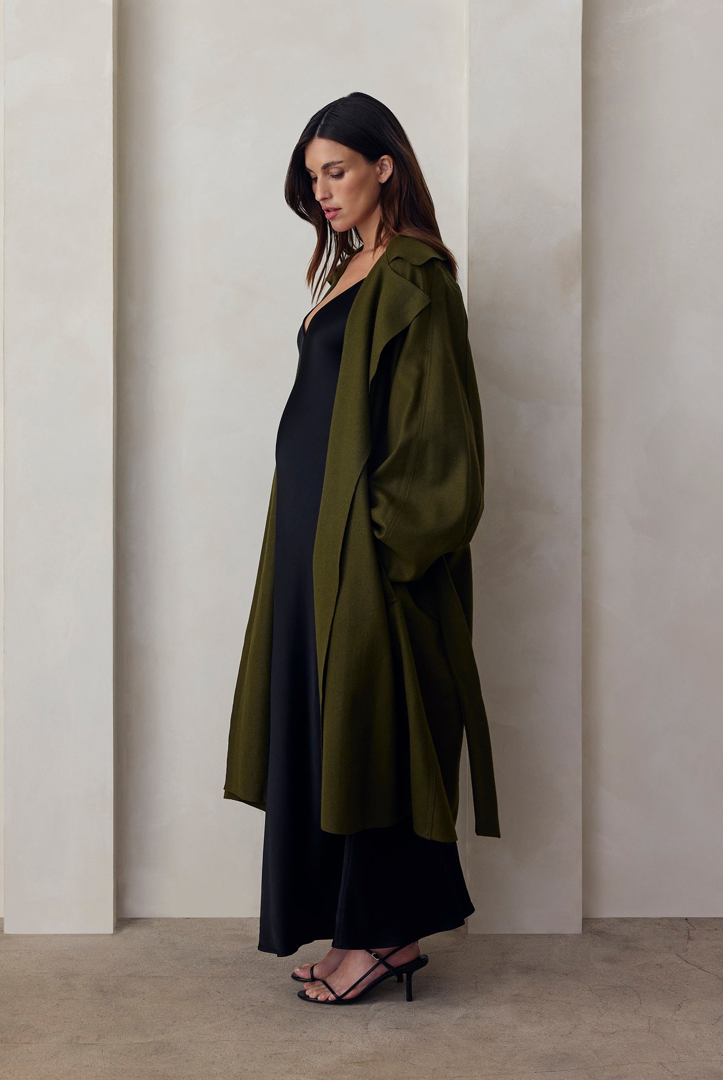 the jacqueline wool coat in olive