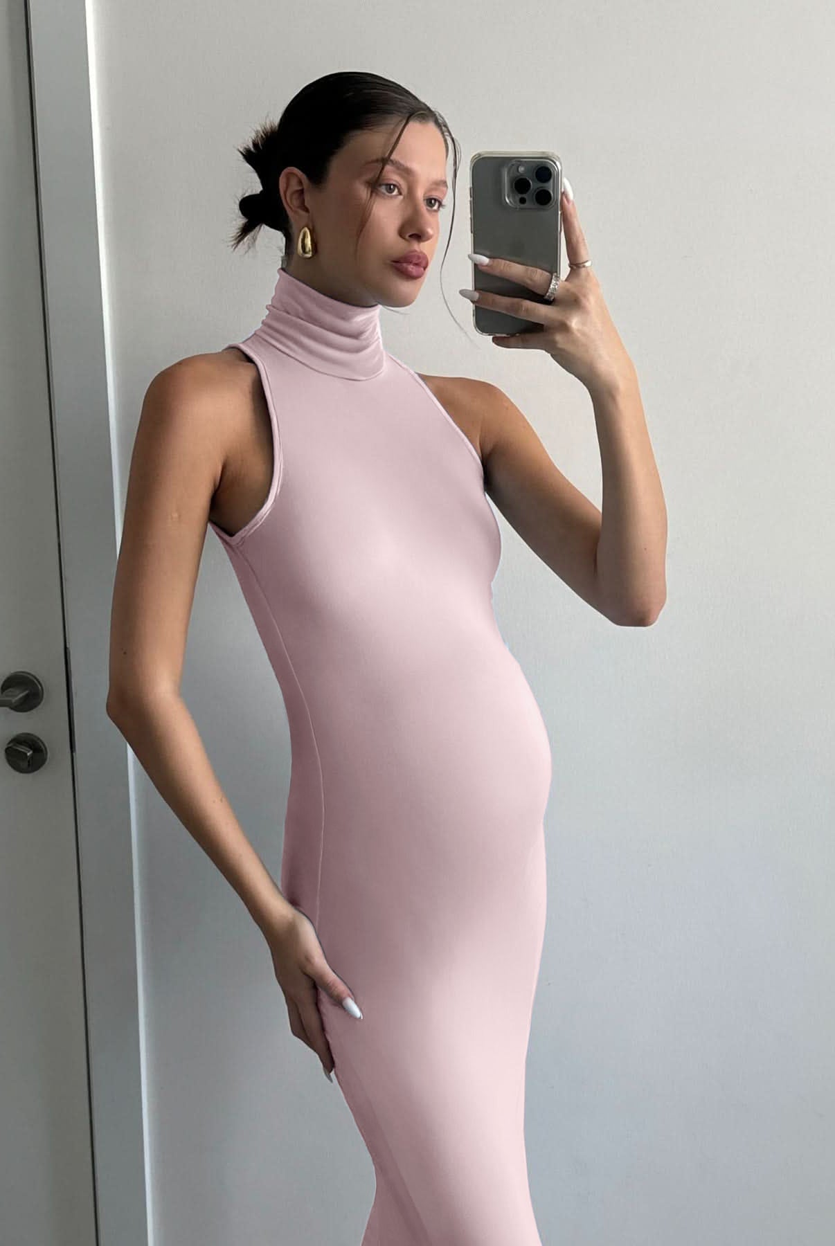 the serena turtleneck sleeveless maternity maxi dress in dusty pink