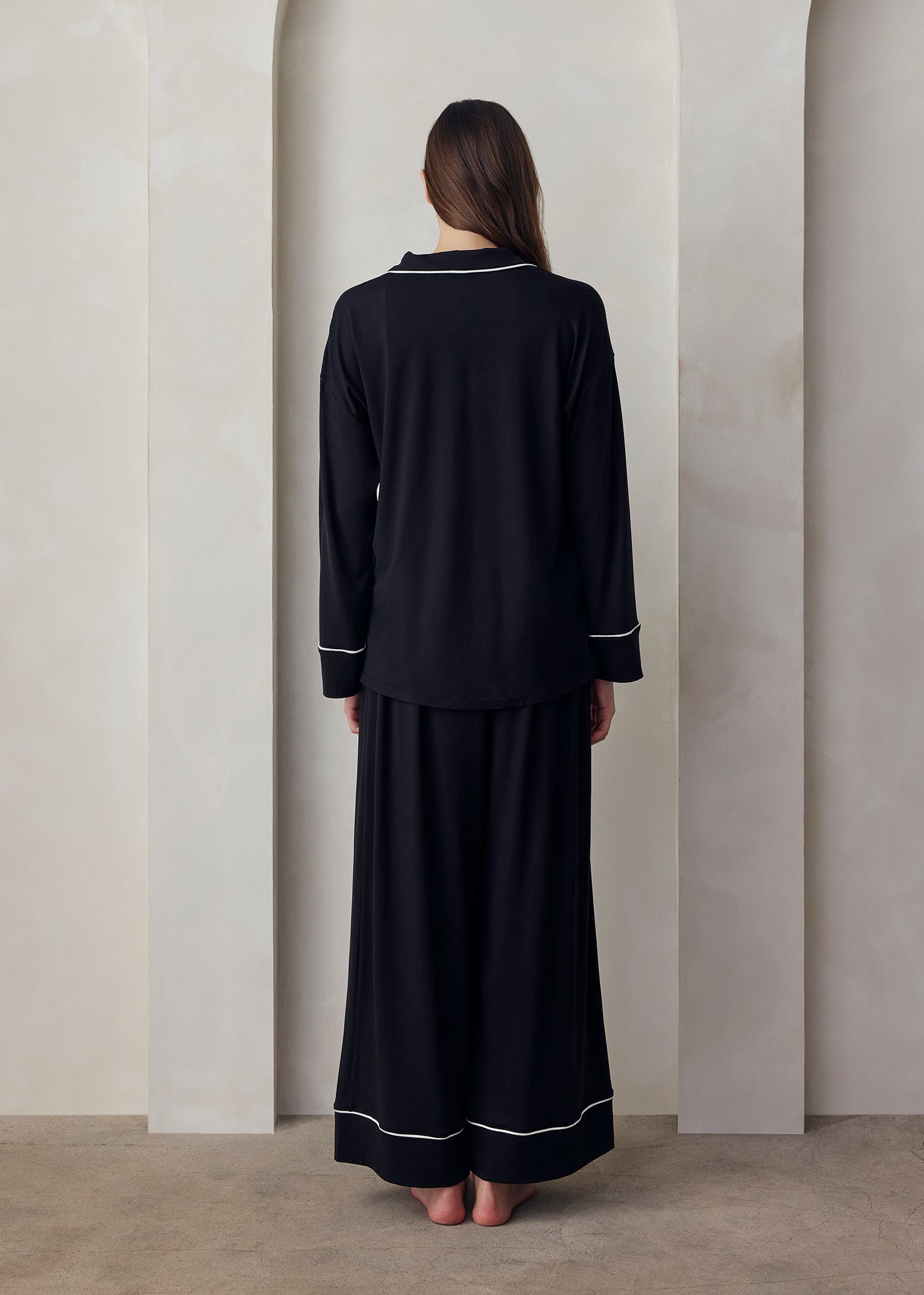 the cloud sleep shirt and pant in black