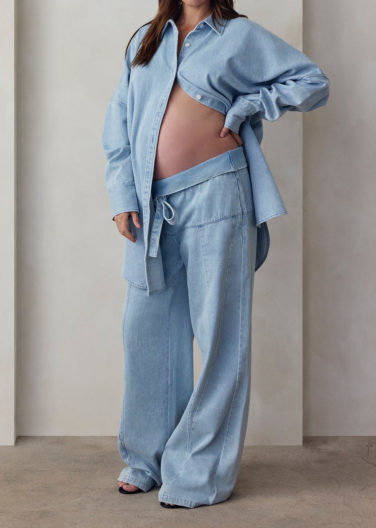 the denim oversized painter jean in light blue wash