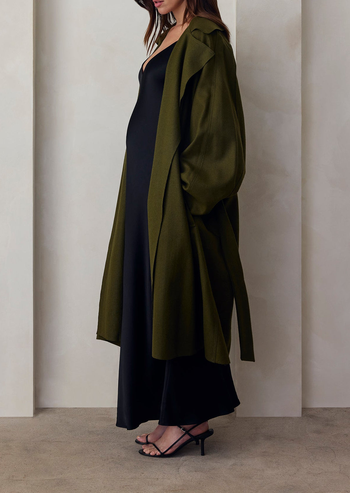 the jacqueline wool coat in olive